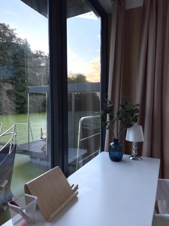 فندق 80Qm Privates Hausboot In Hamburg-Mitte المظهر الخارجي الصورة